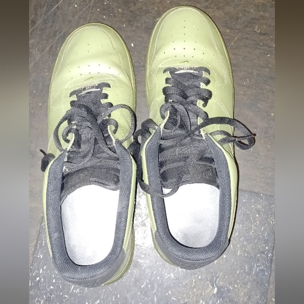 '82 Air Force 1 men's green Size 15 shoes
